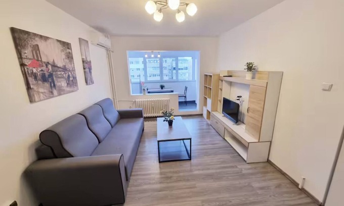 Militari Apartamento | Cozy 2-Room Apartment, Steps away from subway!