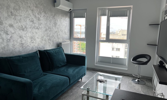 Militari Apartamento | Cozy 2 Room Penthouse in the city