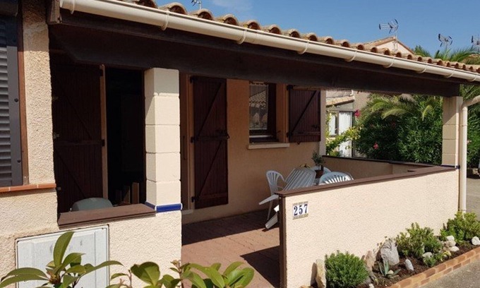 Saint-Cyprien Plage Villa | Casa de Vacaciones en Saint Cyprien Playa, 2P con Altillo, Terraza, Cerca de la Playa, ¡Mascotas Bienvenidas!