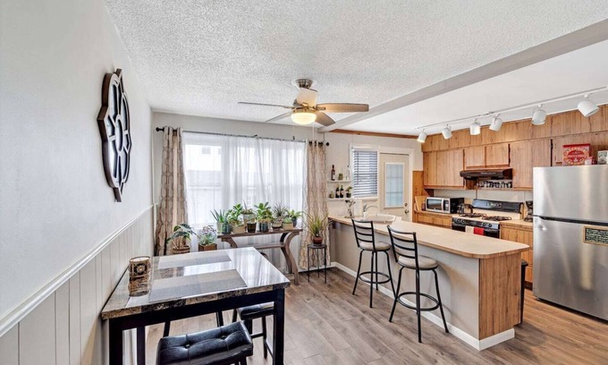 Swarthmorewood Casa | Cozy 2B/1B by Swarthmore w Driveway!