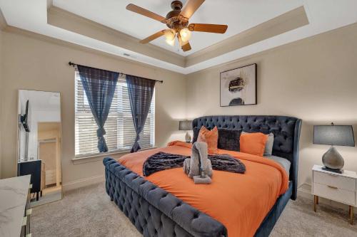 Concord Casa | Cozy 2B Townhouse - King Bed