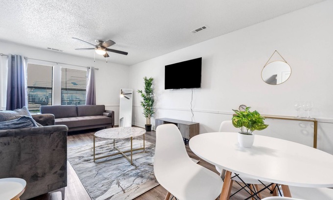 Bentonville Apartamento | Cozy 2BD Near Walmart HQ | Long Stay Discounts