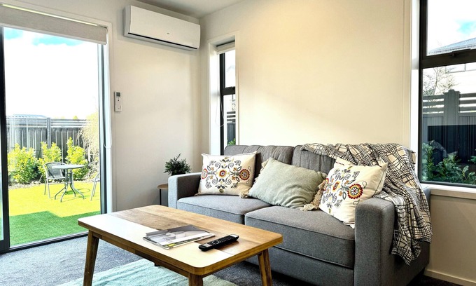 Upper Riccarton Casa | Cozy 2BDR 2BTR Townhouse Riccarton FREE carpark Fast Wifi