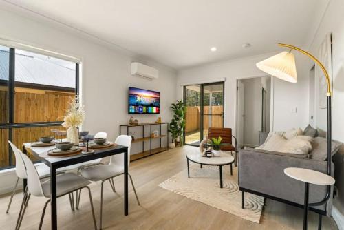 Browns Plains Casa | Cozy 2BR brandnew home at Brown Plains