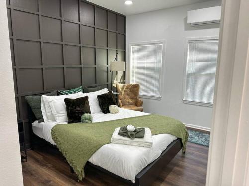 Florence-Graham Apartamento | Cozy 2BR Duplex in Downtown LA