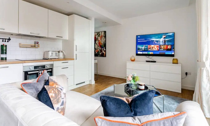 Wapping Apartamento | Cozy 3 Bed Apartment in by Train Station with AC - Sleeps 6
