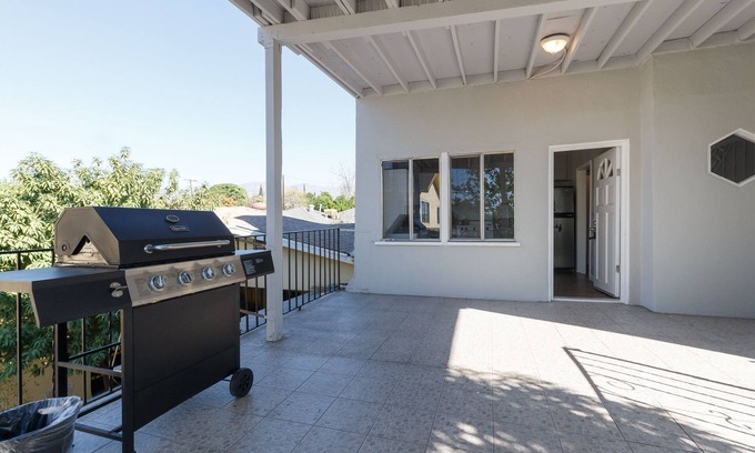 San Fernando Apartamento | Cozy 3 bedroom 2 bath apartment in the heart of San Fernando