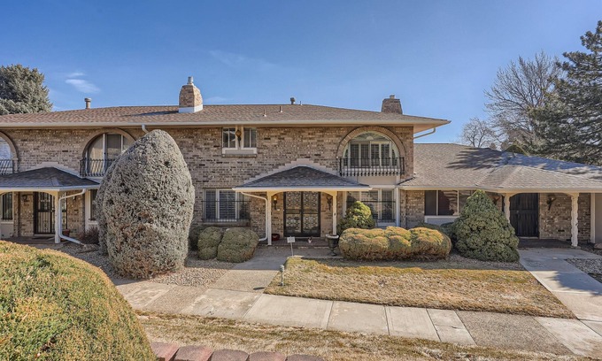 Southeast Casa | Cozy 3 Bedroom 3 Bath Denver