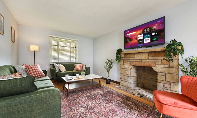 South Hills Casa | Cozy 3-bedroom - amazing coffee - easy parking