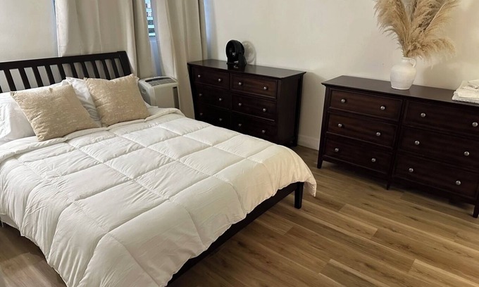 Western Honolulu Apartamento | Cozy 3-bedroom apartment with WiFi in Centrally located Honolulu Salt Lake