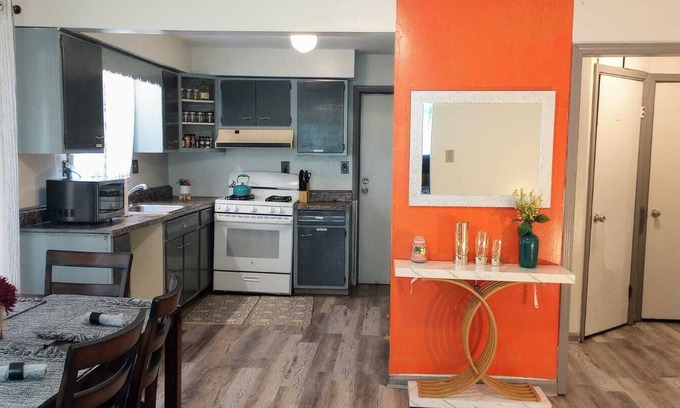 Downtown Syracuse Apartamento | Cozy 3-bedroom apartment in peaceful Syracuse with WiFi, AC