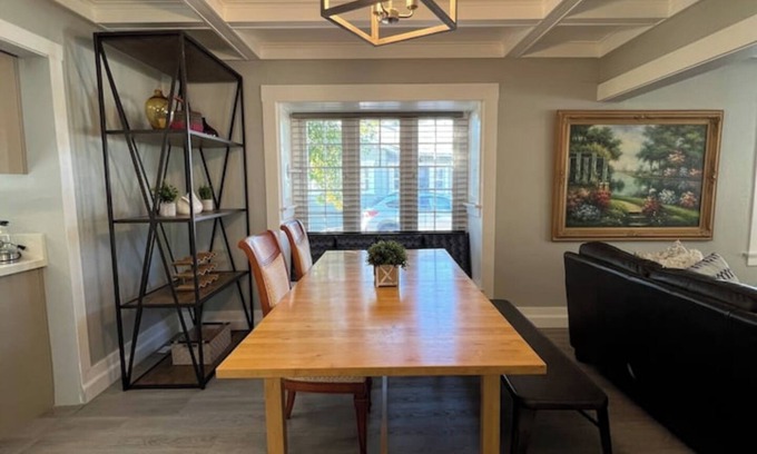 Mid Central Casa | Cozy 3-Bedroom Bungalow Near Old Town Pasadena