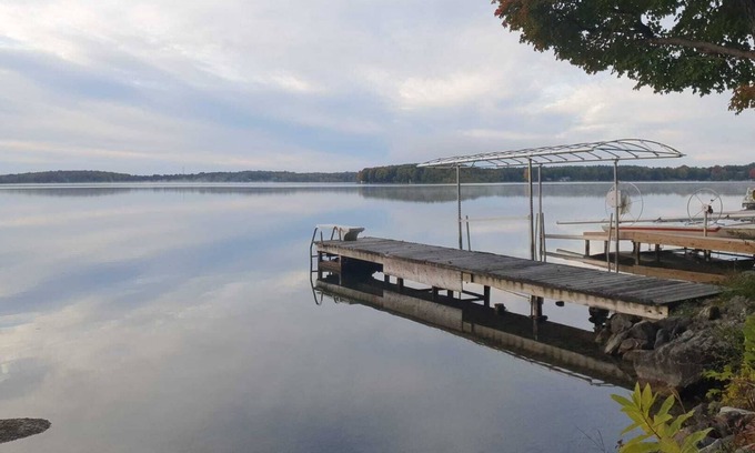 Grey Highlands Casa | Cozy 3-Bedroom cottage on lake Eugenia. Great Skiing/ Hiking spots
