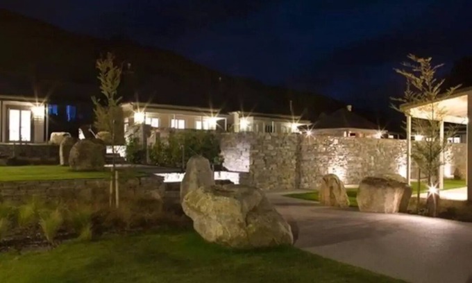 Cardrona Cabaña | Cozy 3 Bedroom Cottage with Pool