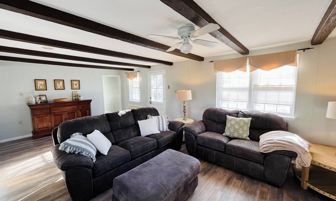 Malvern Casa | Cozy 3 Bedroom Cottage on farm