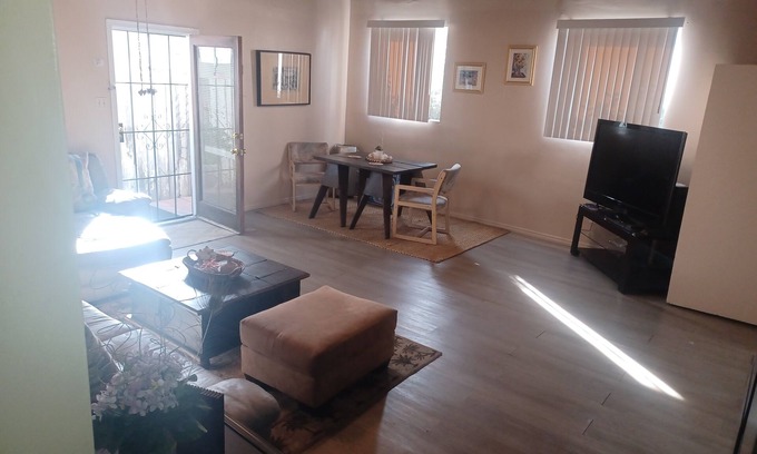 Lomita Cabina | Cozy 3-bedroom hand crafted cabin in charming Lomita WiFi fully fenced yard