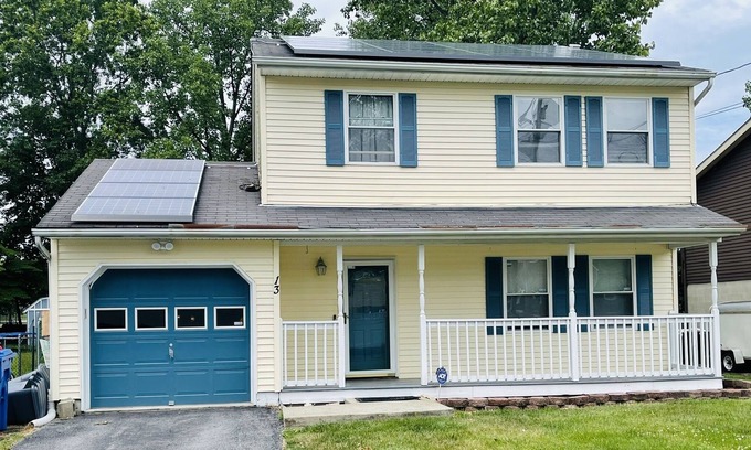 Middletown Casa | Cozy 3 Bedroom Home near Legoland and Shopping