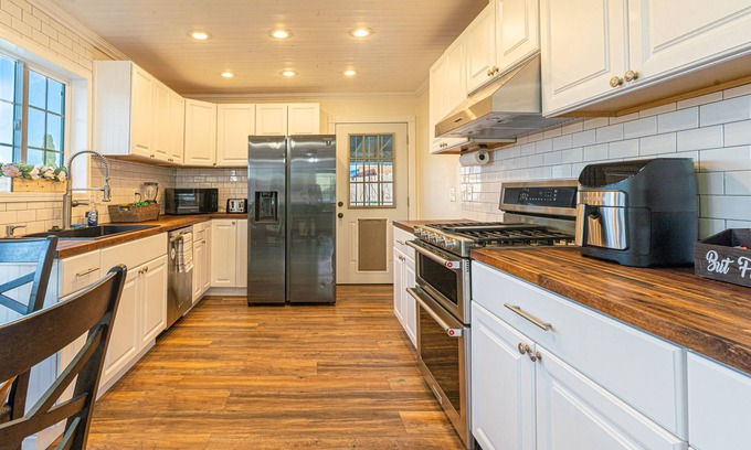 Golden Hills Casa | Cozy 3 Bedroom Home