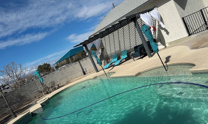 Sunrise Manor Casa | Cozy 3-bedroom house in delightful Las Vegas with Pool, WiFi, AC