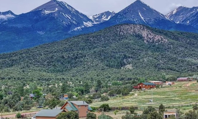 Howard Cabina | Cozy 3-bedroom mountain cabin with breathtaking 360 degree view