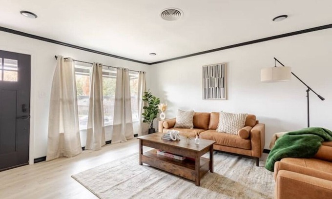 Bedford Casa | Cozy 3-bedroom near DFW airport and AT & T Stadium