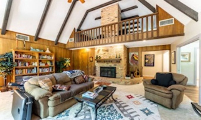 Gordonville Casa | Cozy 3 Bedroom Retreat Getaway near Lake Texoma!