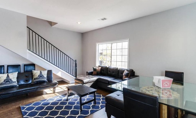 San Fernando Apartamento | Cozy 3 bedroom San Fernando Valley