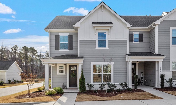 Wake Forest Casa | Cozy 3-bedroom townhome in terrific Wake Forest with AC, WiFi
