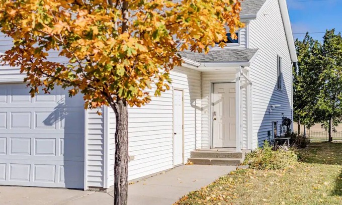 West Fargo Casa | Cozy 3 Bedroom Twin Home on Bike Path