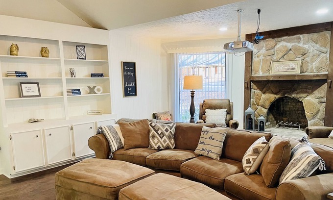 Flowood Casa | ⭐️Cozy 3 bedroom WHIPPOORWILL House at the REZ⛵️
