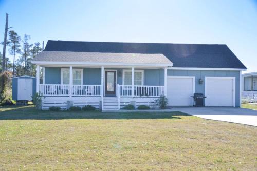 Davis Casa | Cozy 3BR Cottage Fishing Private Dock Boating
