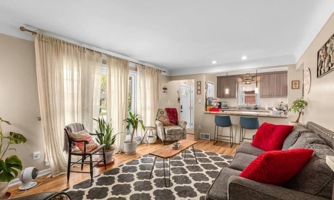 Livonia Casa | Cozy 3BR Gem - Near Detroit Airport