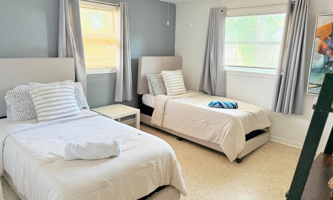 Westside Casa | Charming 3-Bedroom Home in Peaceful Jacksonville-Perfect for Families &Travelers