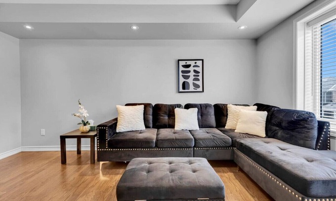 Kitchener Casa | Cozy 3BR Home + Parking Near Kitchener Attractions