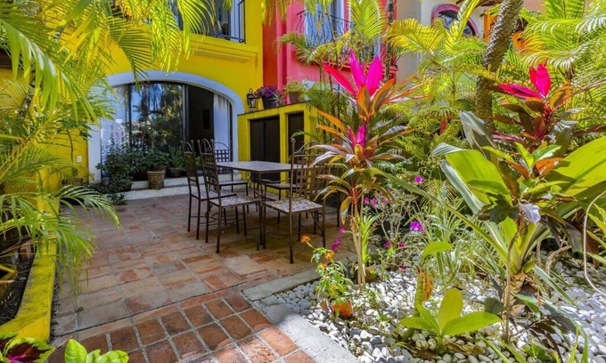 Isla Iguana Casa | Cozy 3BR House - Front of Marina- Pool