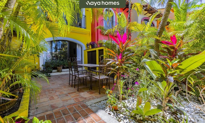 Isla Iguana Casa | Cozy 3BR House | Ocean Front | Pool | Marina