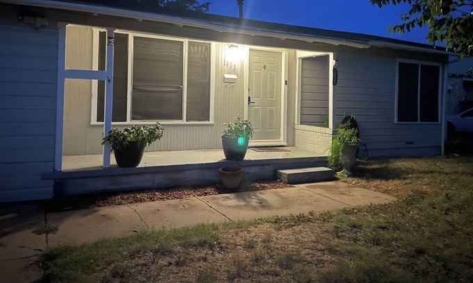 Vernon Casa | Cozy 3BR Near Restaurants & Shopping Area