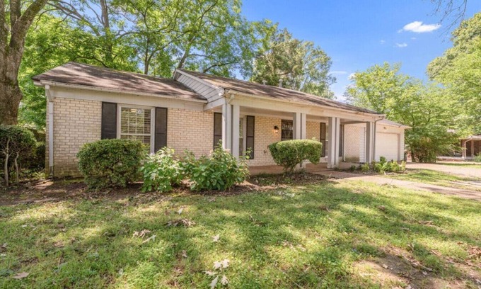 East Memphis Casa | Cozy 3BR Retreat in Memphis with Game Room