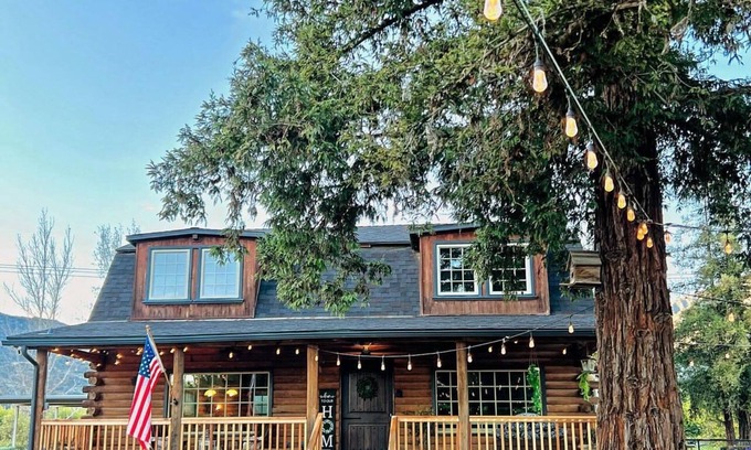 Fillmore Cabina | Cozy 4-bedroom cabin in peaceful ranch setting with WiFi, AC