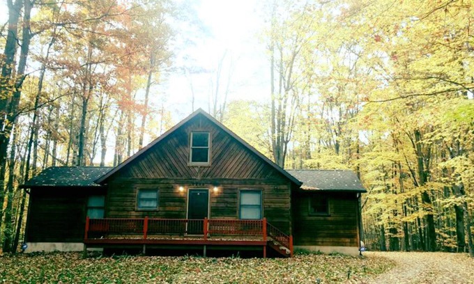 Farwell Casa | Acogedora cabaña de 4 dormitorios ubicada en el hermoso centro de Michigan