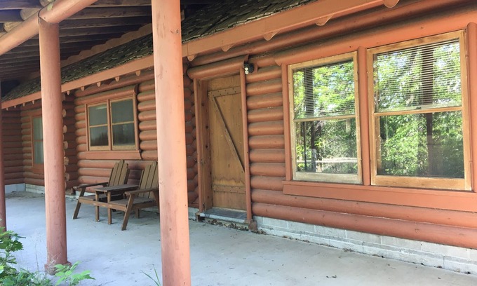 Rolette County Cabina | Cozy 4-bedroom cabin near Saint John, ND with WiFi and beautiful lake views. n