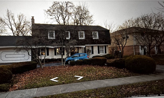 Flossmoor Casa | Cozy 4 Bedroom House surrounded by Country Clubs & Golf Courses.