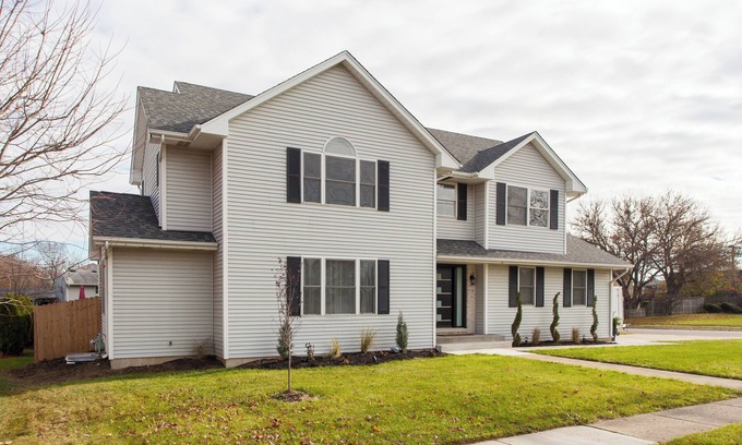 Glendale Heights Casa | Cozy 4-bedroom house in fabulous Glendale