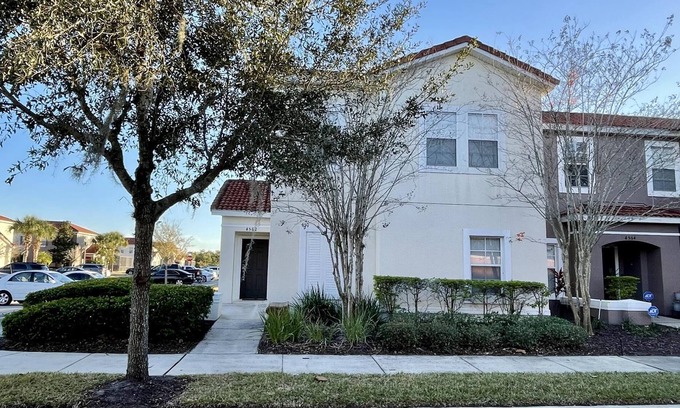 Bellavida Apartamento | Cozy 4 Bedroom w/ Pool Close to Disney 4562