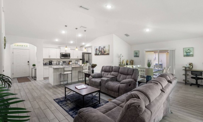 Poinciana Casa | Cozy 4 Bedrooms New Construction Home