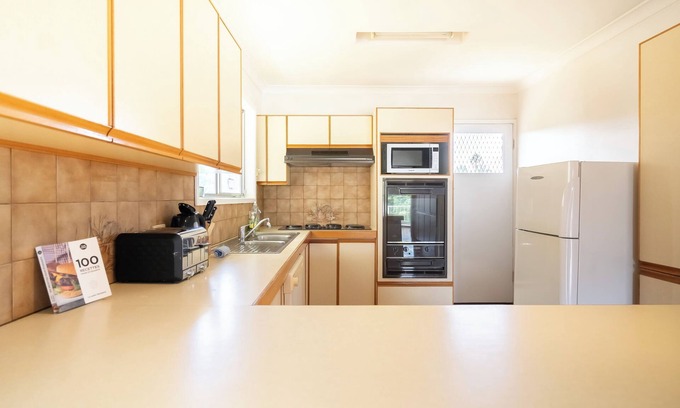 Upper Mount Gravatt Cabaña | Cozy 4BR Family Cottage Near Westfield - 39