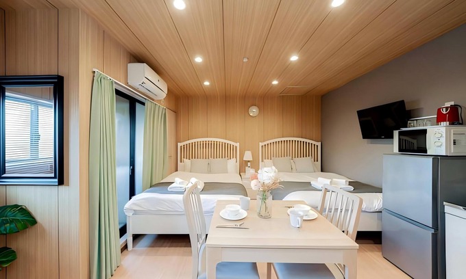 Sonezakishinchi Apartamento | Cozy 6 - guest Japanese - themed stay. Great facilities. Private & comfy.