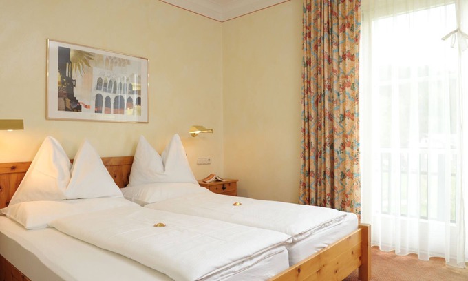 Poertschach am Woerthersee Apartamento | cozy apartment 300 m to the Wörthersee with balcony and view