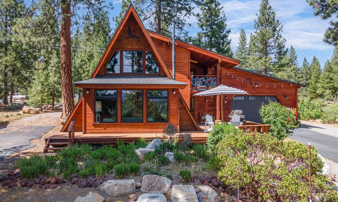 Olympic Heights Casa | Near Downtown Truckee| Cozy A-Frame | BBQ