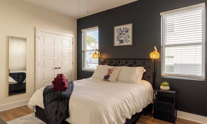 Wilmington Apartamento | Cozy Airbnb in Wilmington! Enjoy this charming space with modern amenities, close to downtown, beach